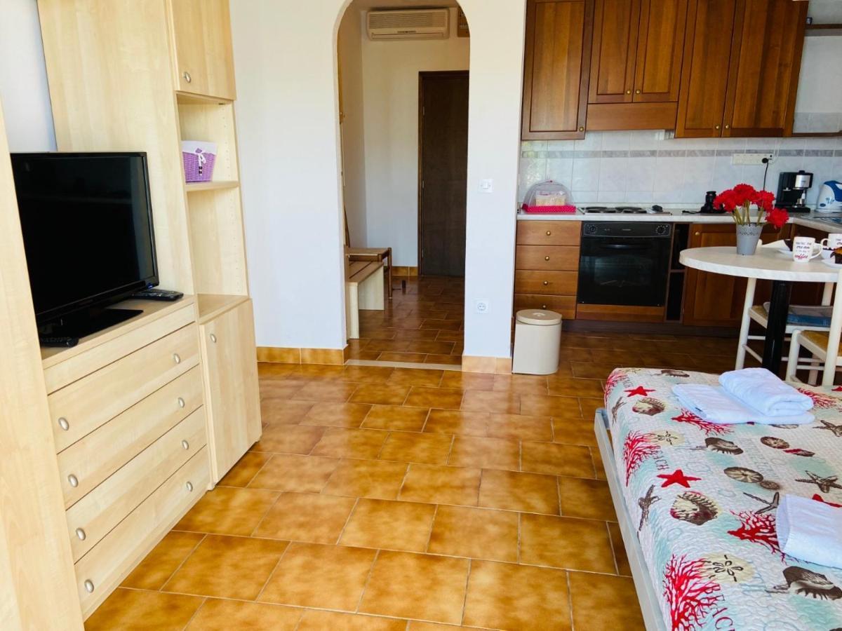Apartments Tri Zala Zrnovo Екстериор снимка