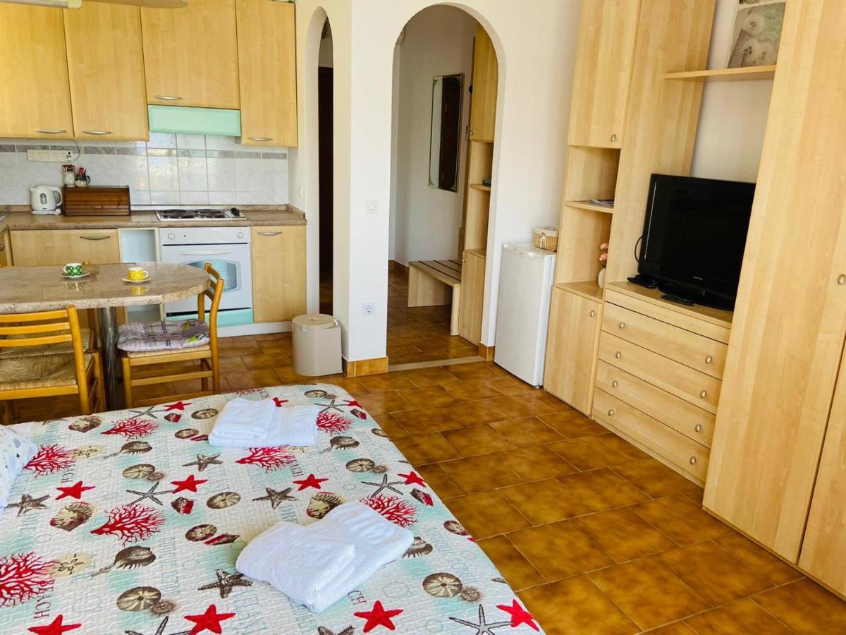 Apartments Tri Zala Zrnovo Екстериор снимка