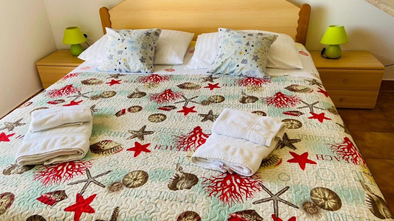 Apartments Tri Zala Zrnovo Екстериор снимка
