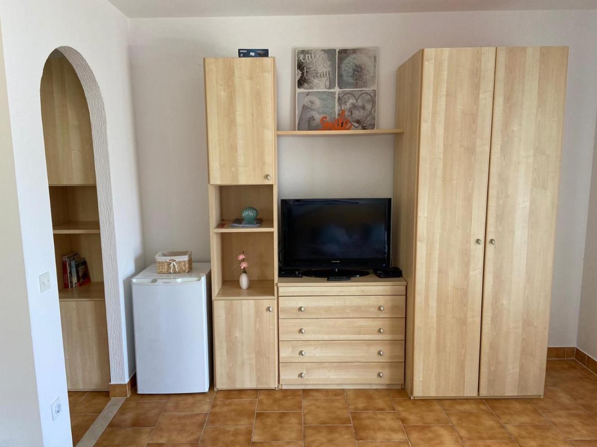 Apartments Tri Zala Zrnovo Екстериор снимка