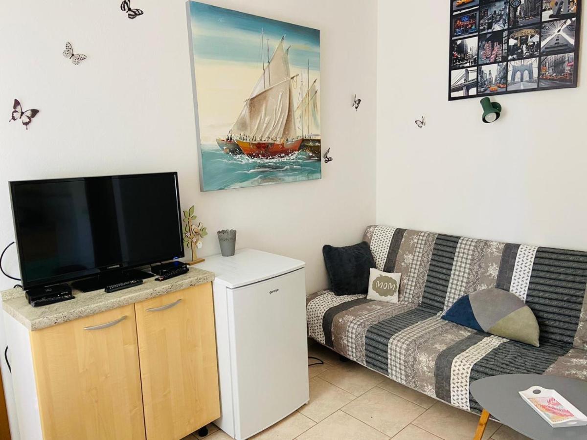 Apartments Tri Zala Zrnovo Екстериор снимка