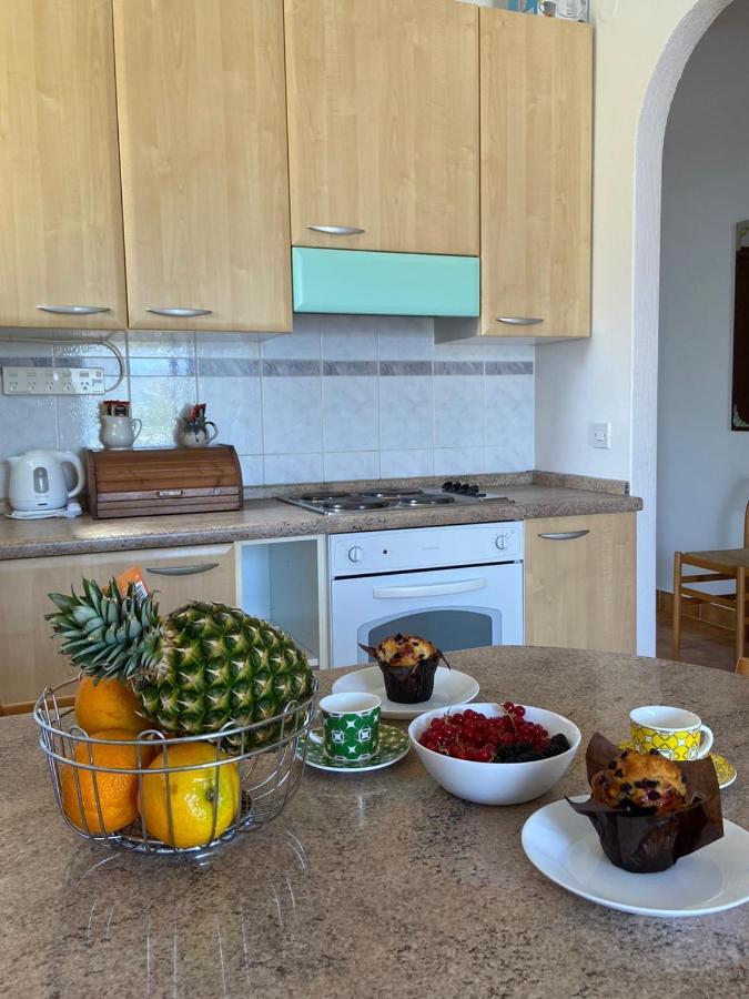 Apartments Tri Zala Zrnovo Екстериор снимка