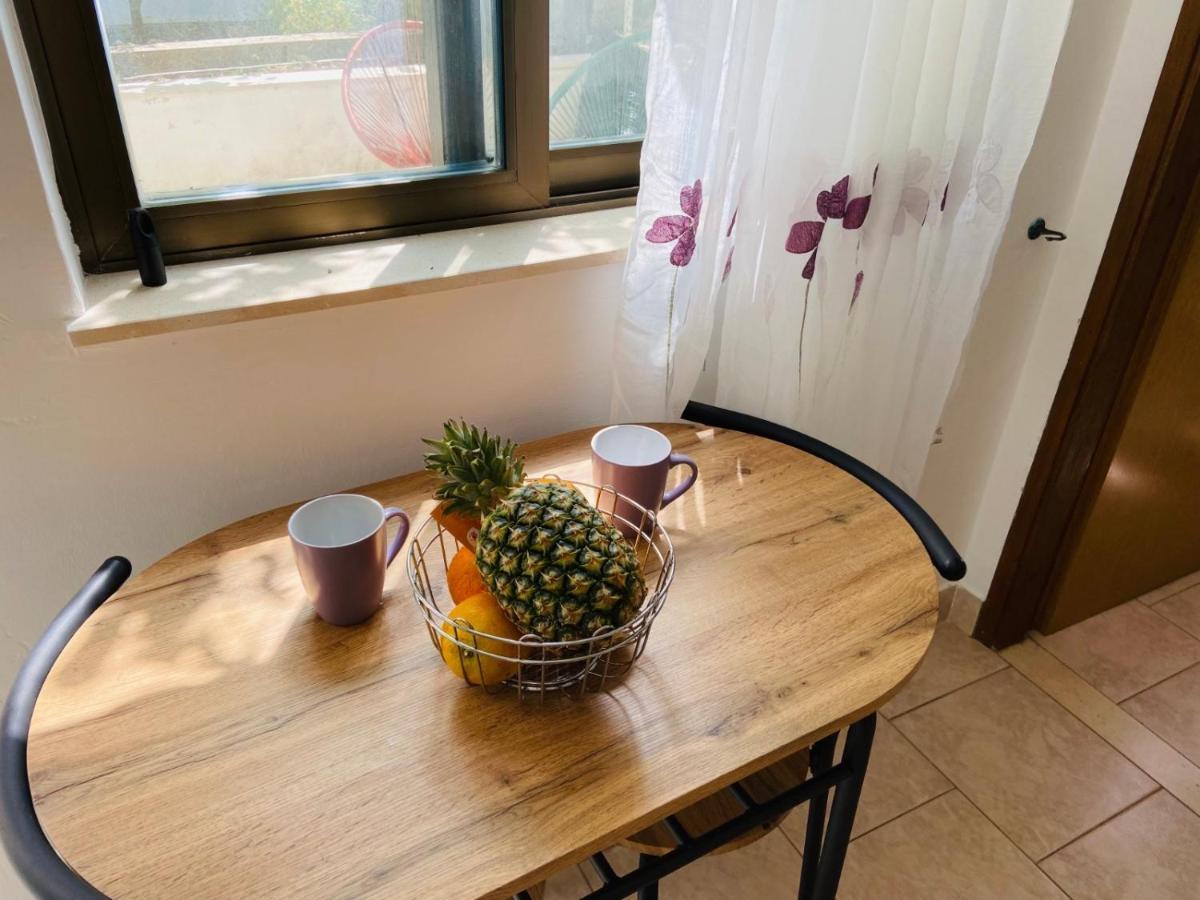 Apartments Tri Zala Zrnovo Екстериор снимка