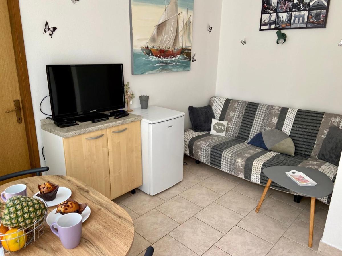Apartments Tri Zala Zrnovo Екстериор снимка