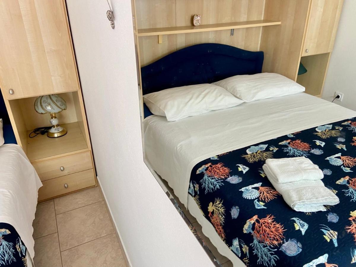 Apartments Tri Zala Zrnovo Екстериор снимка