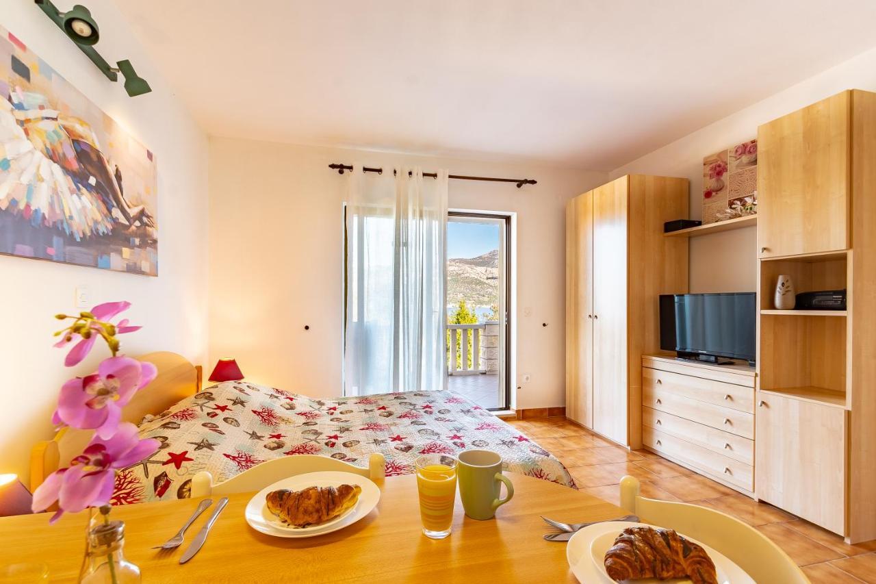 Apartments Tri Zala Zrnovo Екстериор снимка