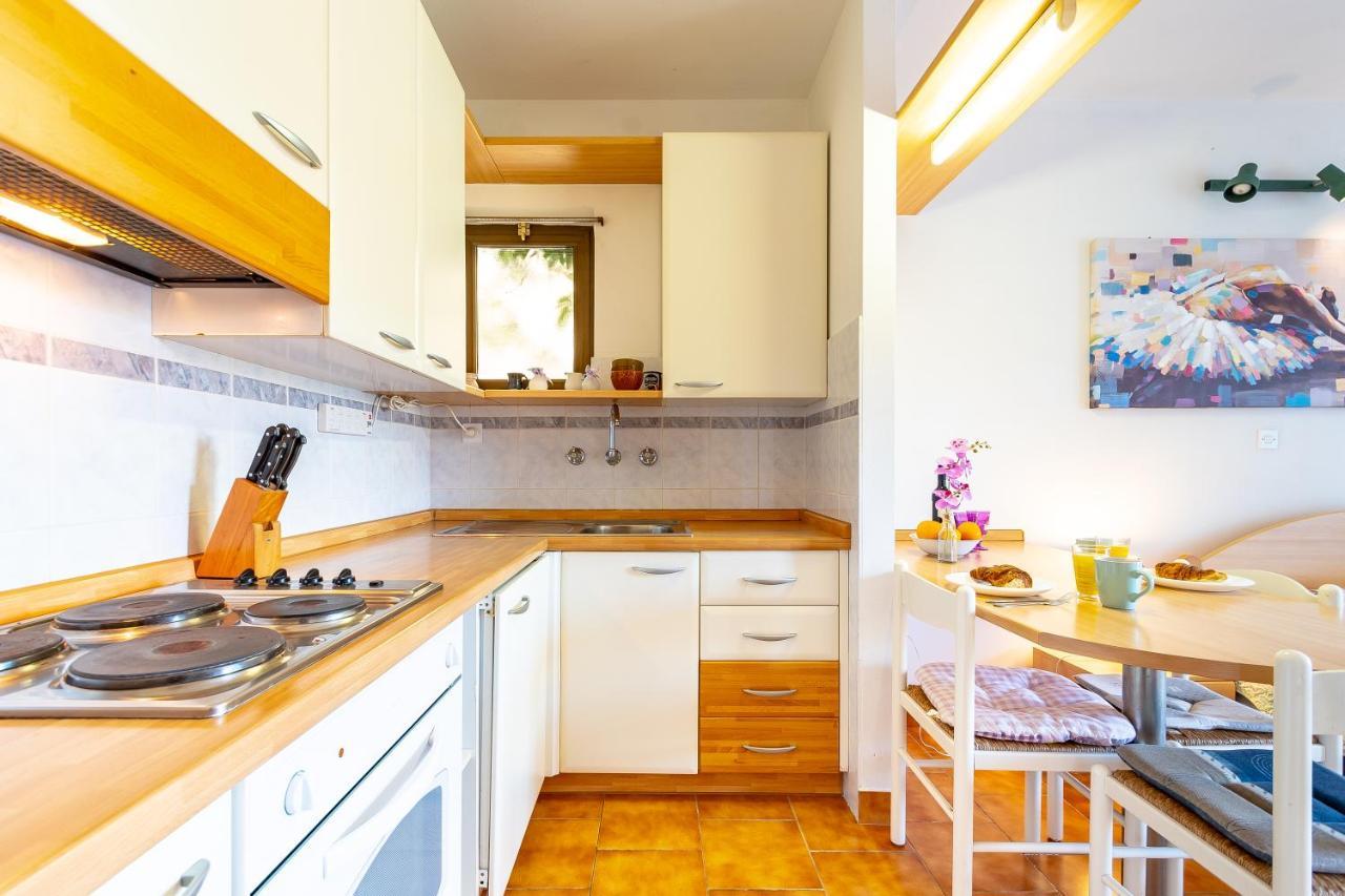 Apartments Tri Zala Zrnovo Екстериор снимка