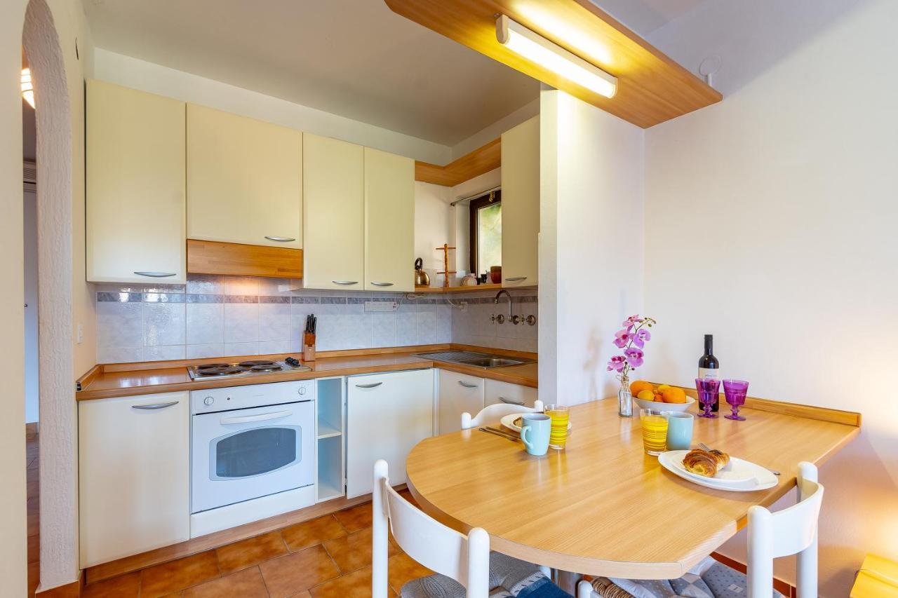 Apartments Tri Zala Zrnovo Екстериор снимка
